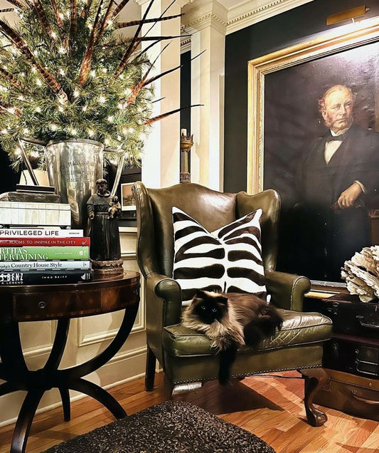 8 Vintage Decor Elements That Bring Warmth & Character to Any Room